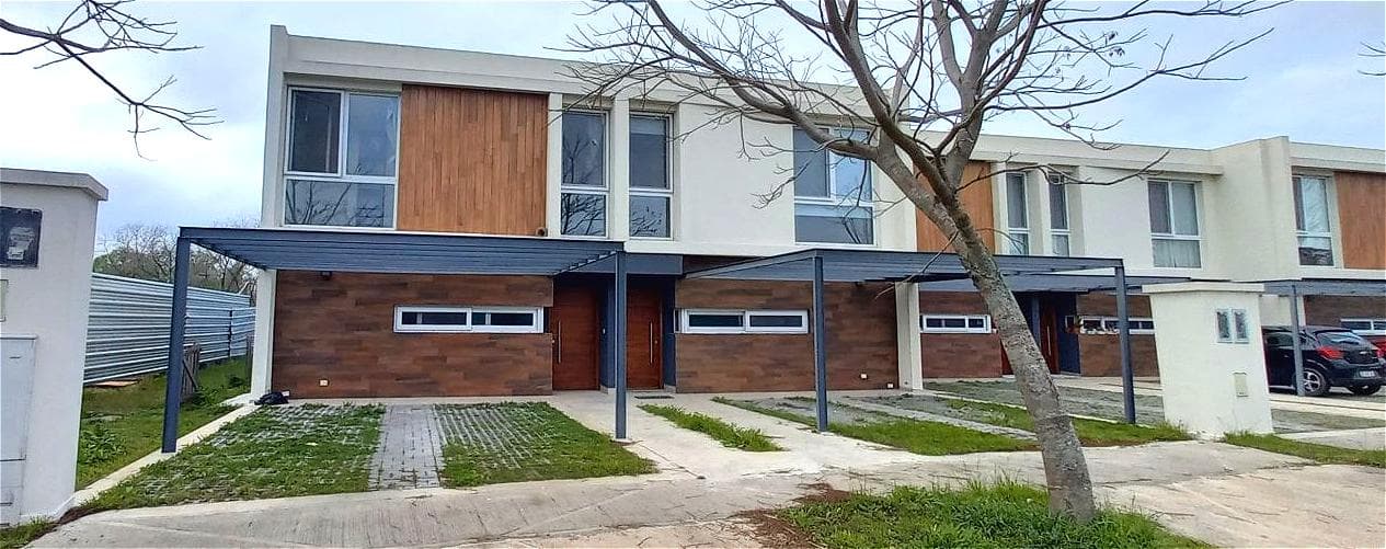 3-bedroom, 4-room duplex apartment for rent with a garden in Nordelta