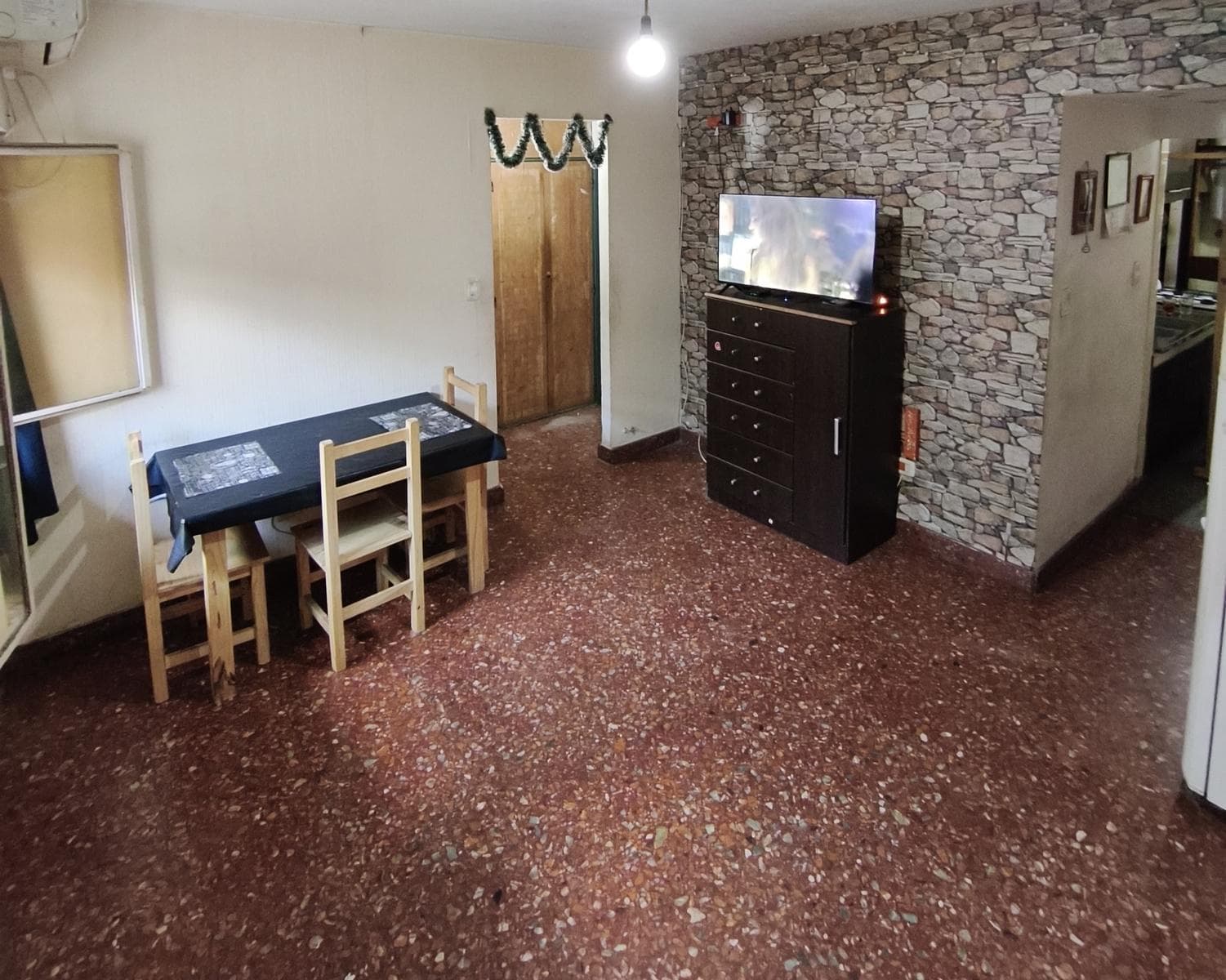 Departamento en Almagro 2 ambientes con patio, a refaccionar.