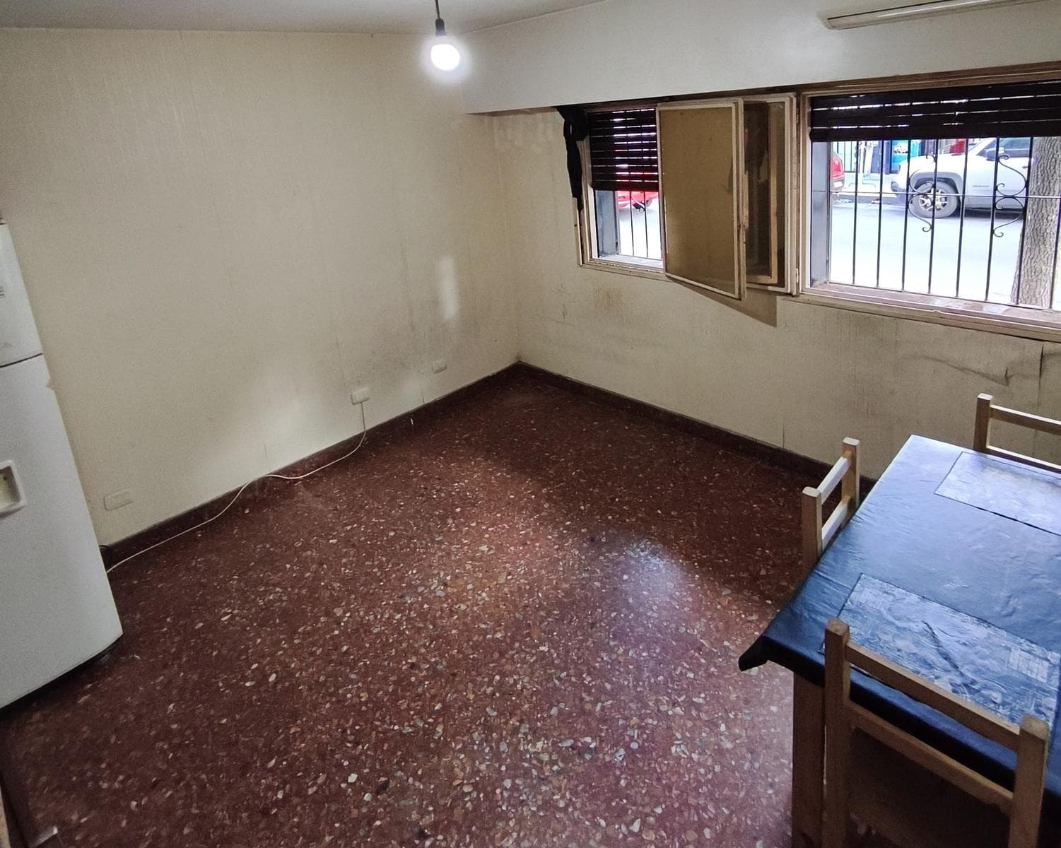 Departamento en Almagro 2 ambientes con patio, a refaccionar.