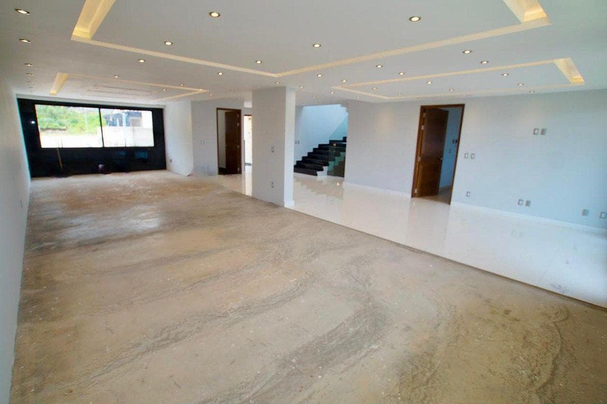 House for Sale on Bugambilias and Alcatraces Streets in Bosque Real