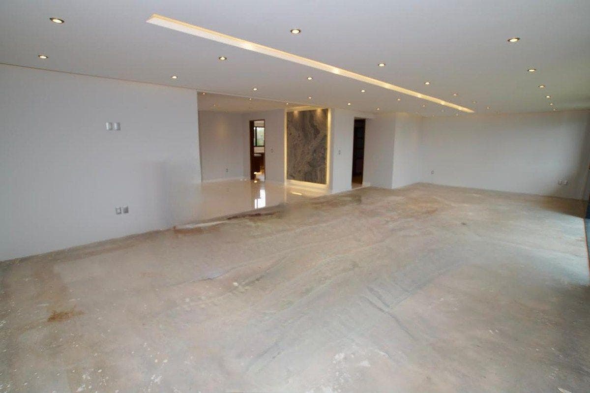 House for Sale on Bugambilias and Alcatraces Streets in Bosque Real