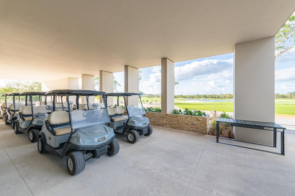 Private Lot with a GOLF COURSE in Mérida, Yucatán