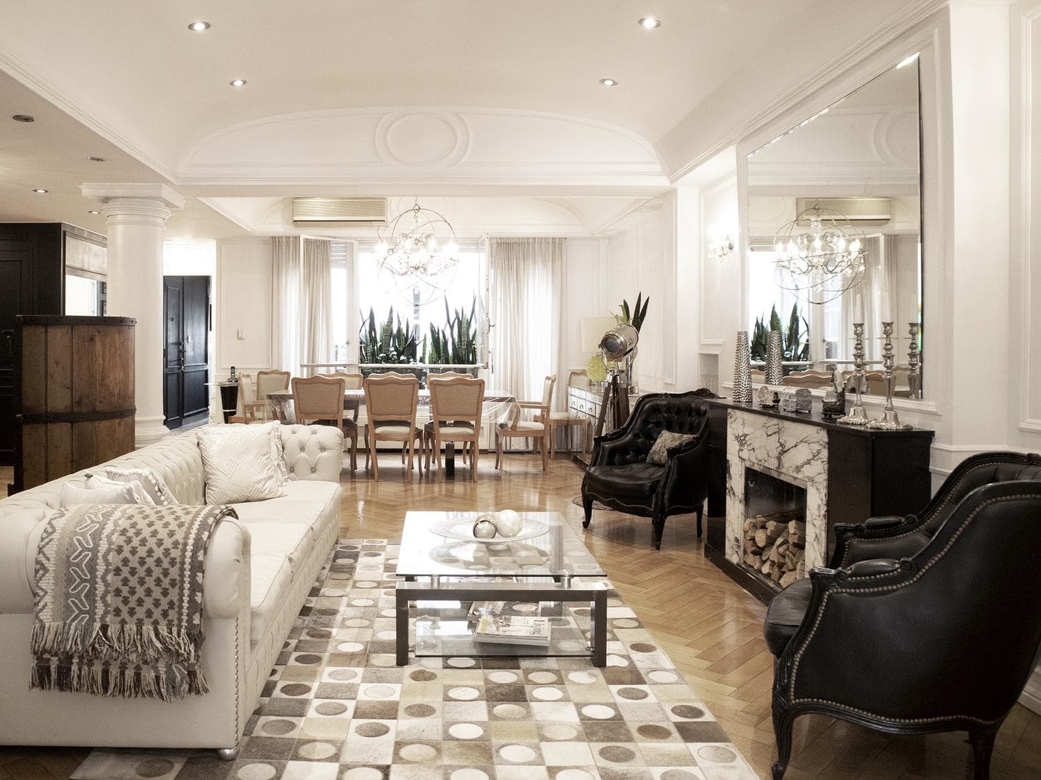 A one-bedroom apartment for rent in Recoleta. Unique and very bright