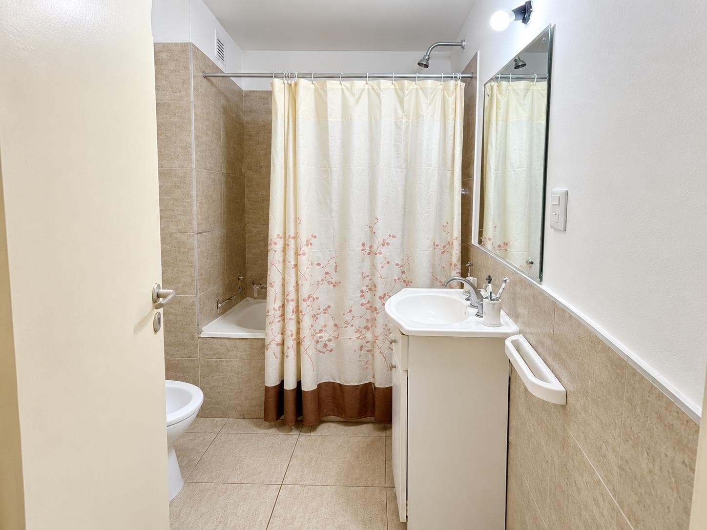 1-BEDROOM APARTMENT FOR SALE WITH A TERRACED BALCONY, 1700 Necochea, Rep. Sexta Neighborhood