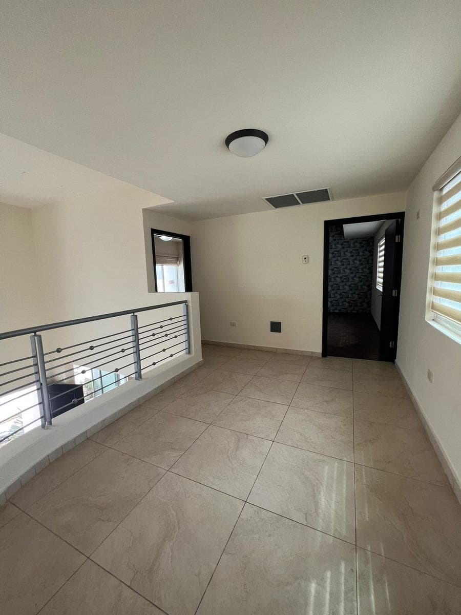 Beautiful "Treviana" model house for rent in West La Rioja.