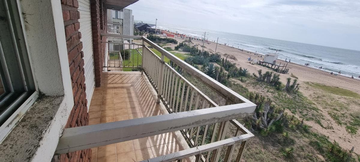 Oceanfront—Bright and Airy! 4 Rooms and a Garage