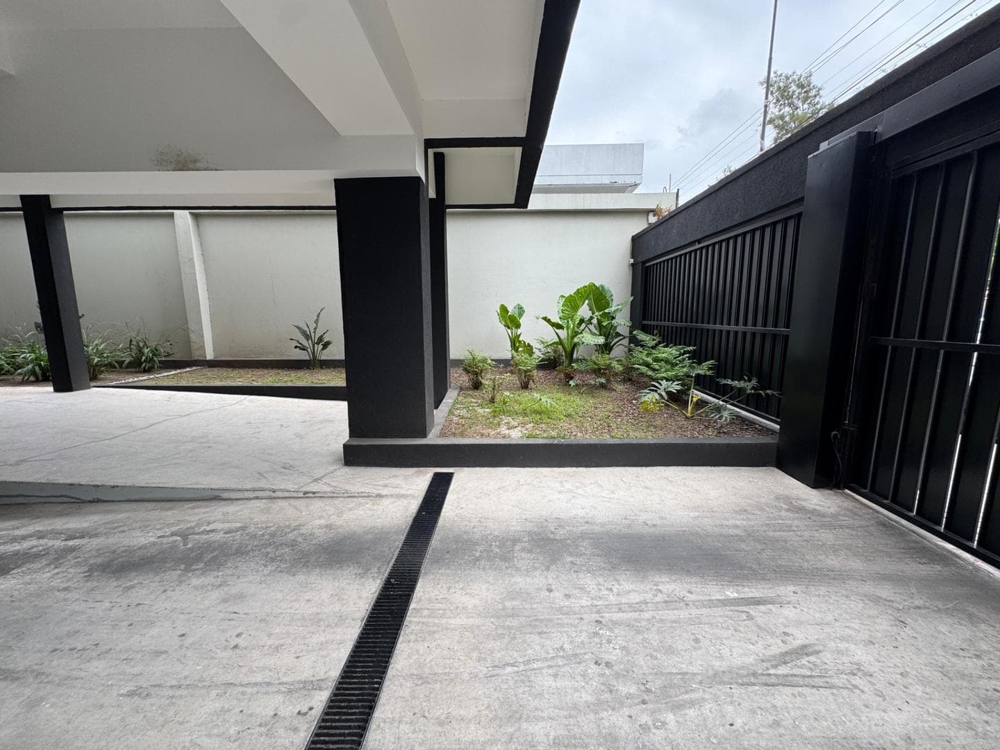Departamento MONOAMBIENTE CON BALCÓN Y COCHERA EN TORRES VISAGE, ITUZAINGÓ SUR! APTO PROFESIONAL