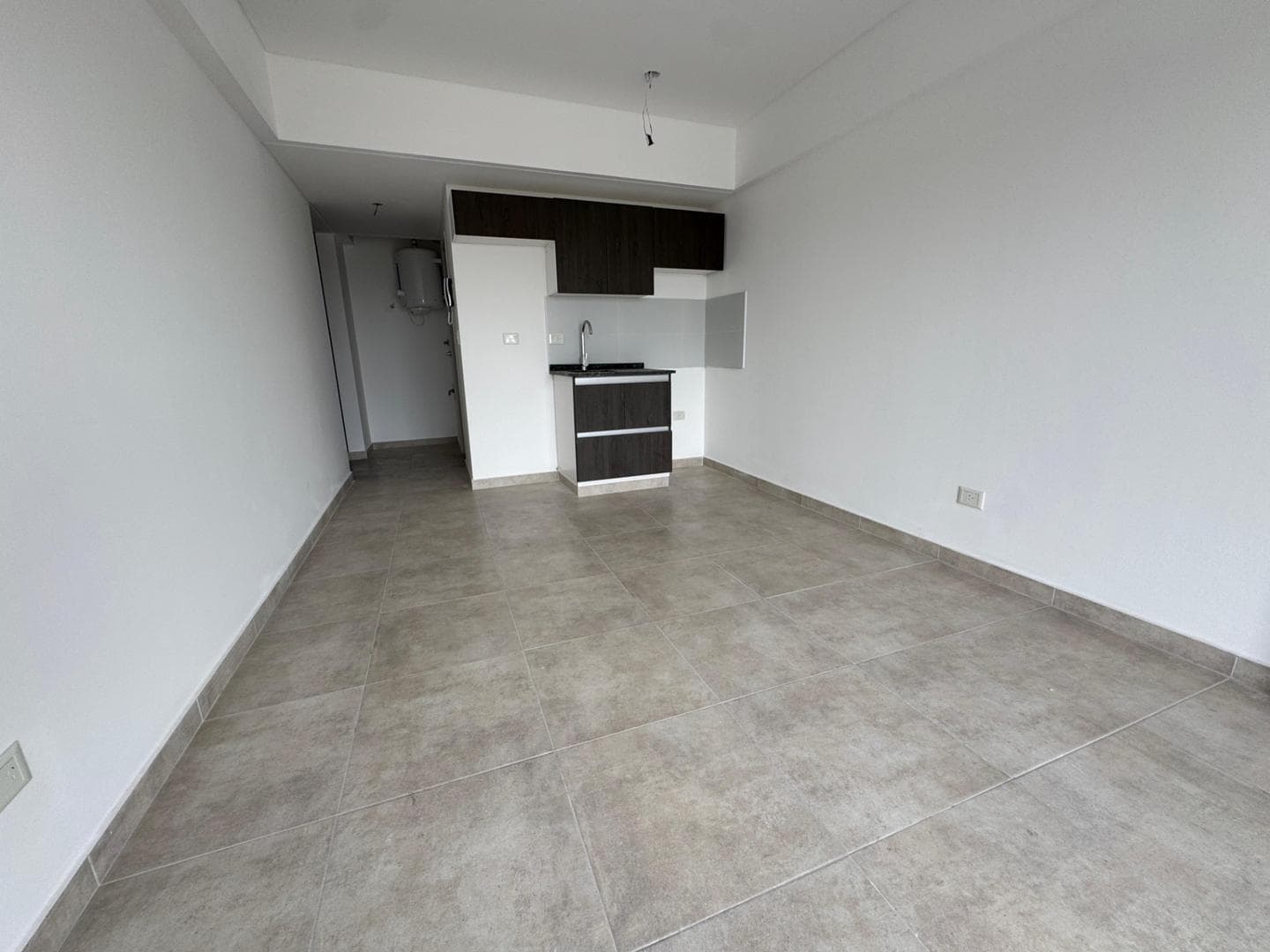 Departamento MONOAMBIENTE CON BALCÓN Y COCHERA EN TORRES VISAGE, ITUZAINGÓ SUR! APTO PROFESIONAL