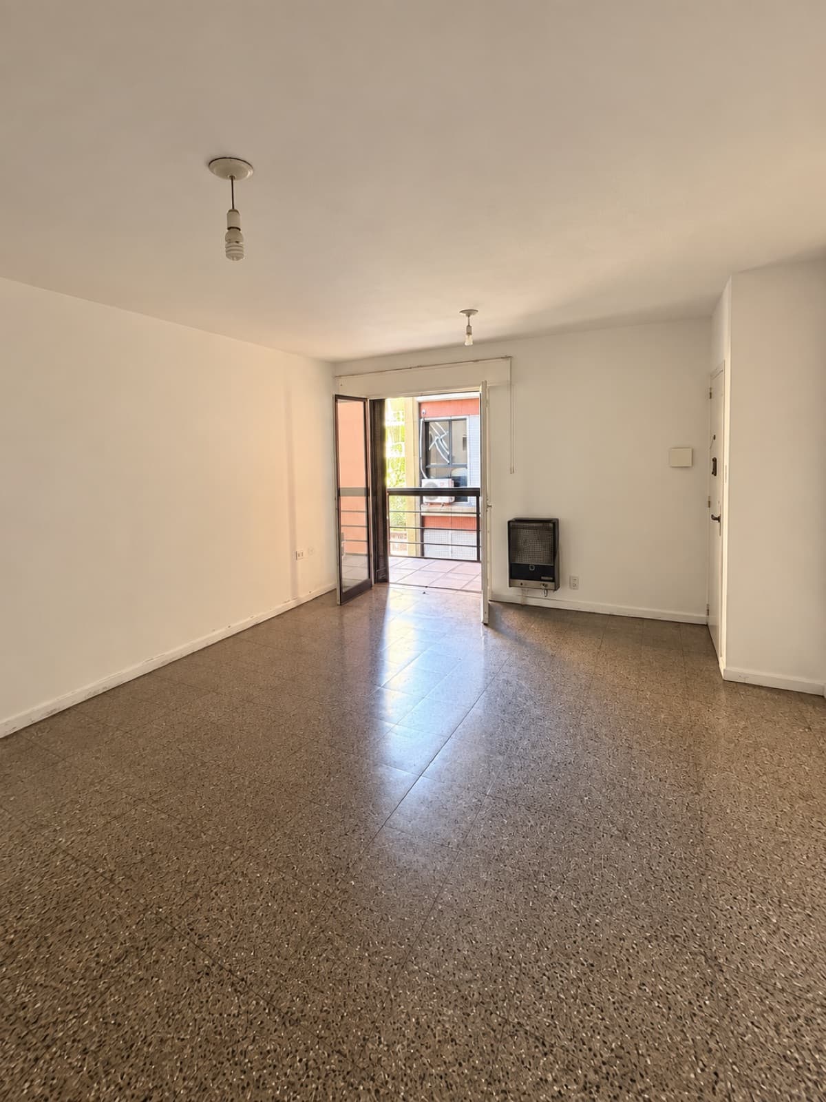 FOR SALE: 3-Bedroom Apartment with Garage - Nueva Córdoba