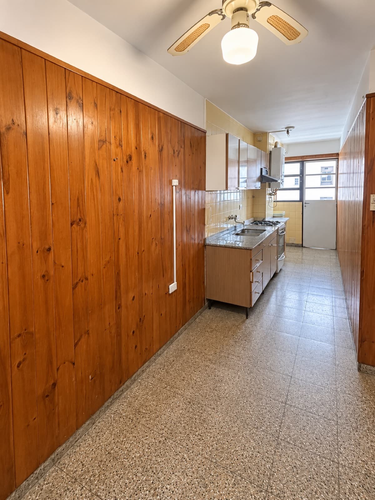 FOR SALE: 3-Bedroom Apartment with Garage - Nueva Córdoba