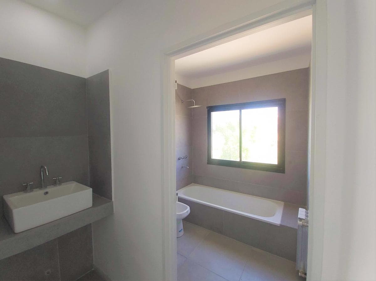 4-Bedroom House for Sale with Pool in San Eduardo - Pilar