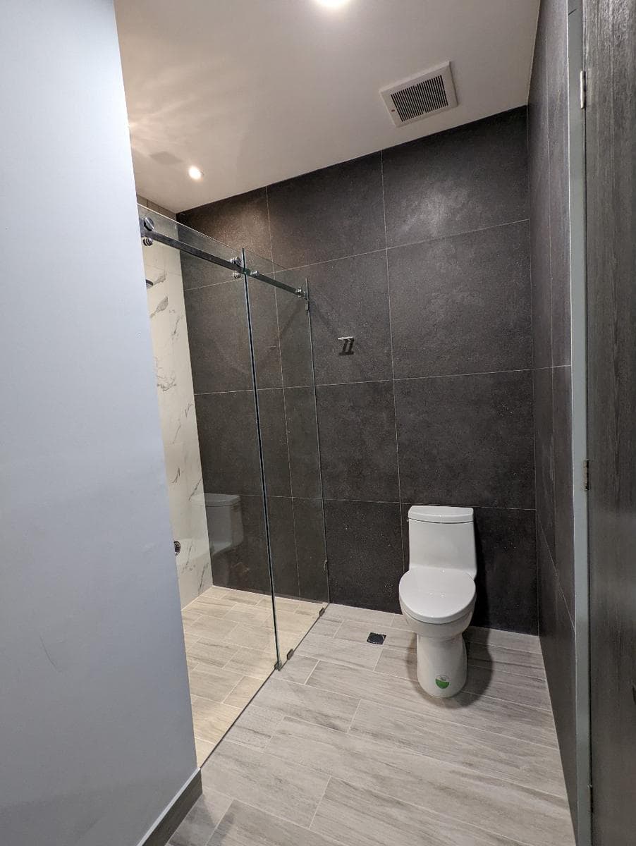 HOUSE FOR SALE IN MIRAVALLE