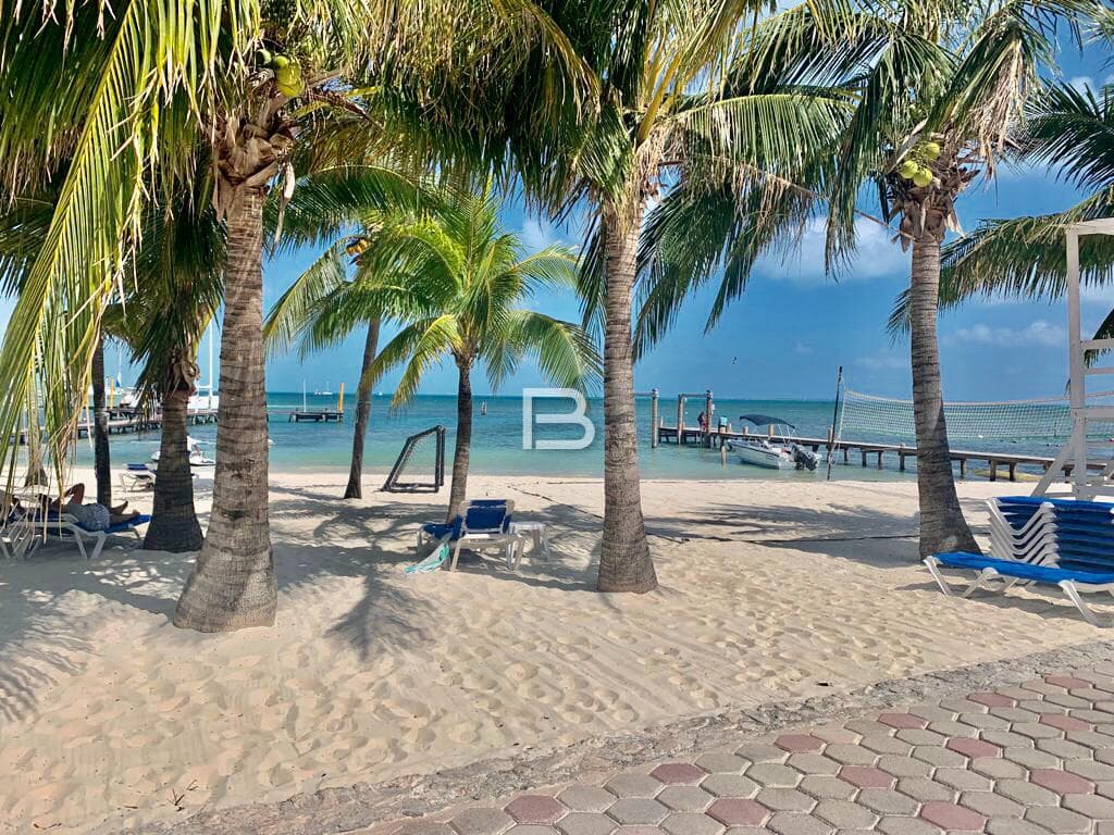 Oceanfront Condo in Cancún's Hotel Zone for Sale