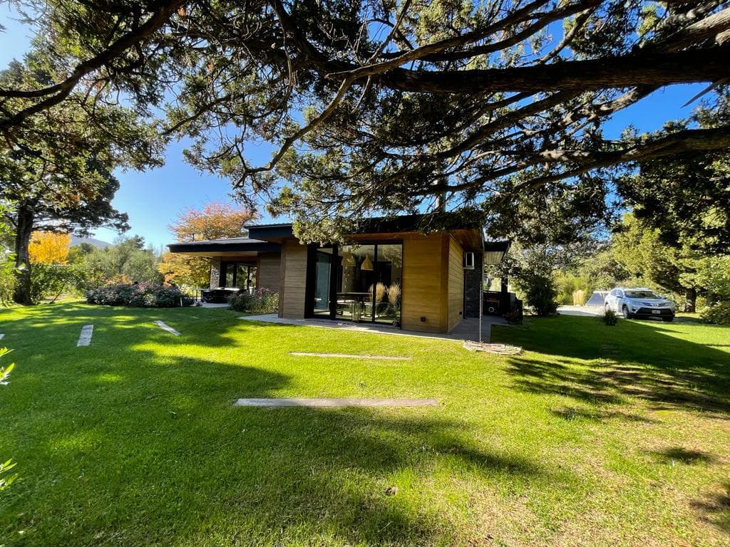 Brand-new single-story house in Arelauquen, Bariloche