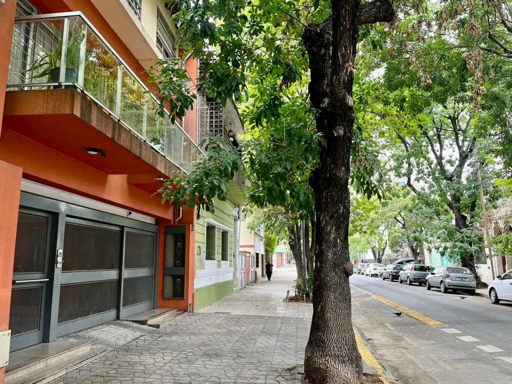 PH STYLE, 4 ROOMS, SEPARATE ENTRANCE, GARAGE, VERY LOW MAINTENANCE FEES