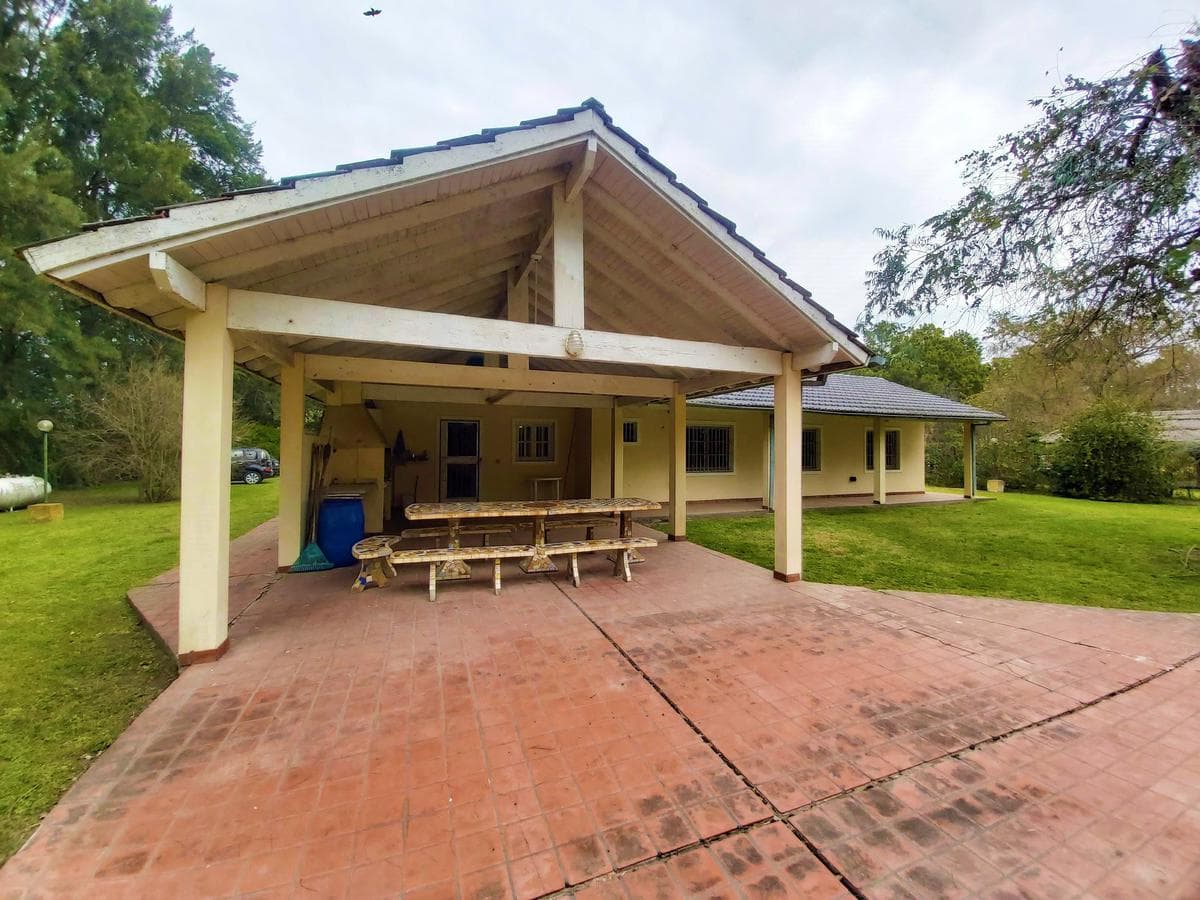 Beautiful property with a 3,000 m2 lot in the Parque Exaltación neighborhood