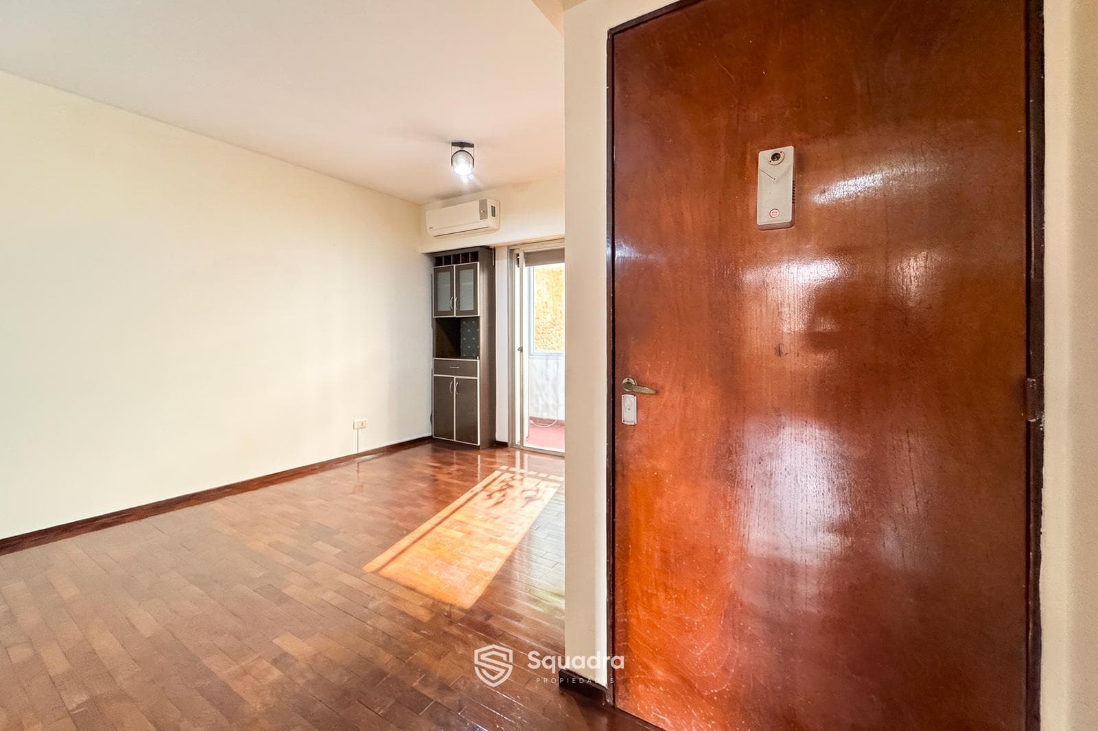 FOR SALE | TRADE-IN - 1-bedroom apartment with a multi-purpose room and balcony - Downtown, Rosario. QUALIFIES FOR A MORTGAGE.