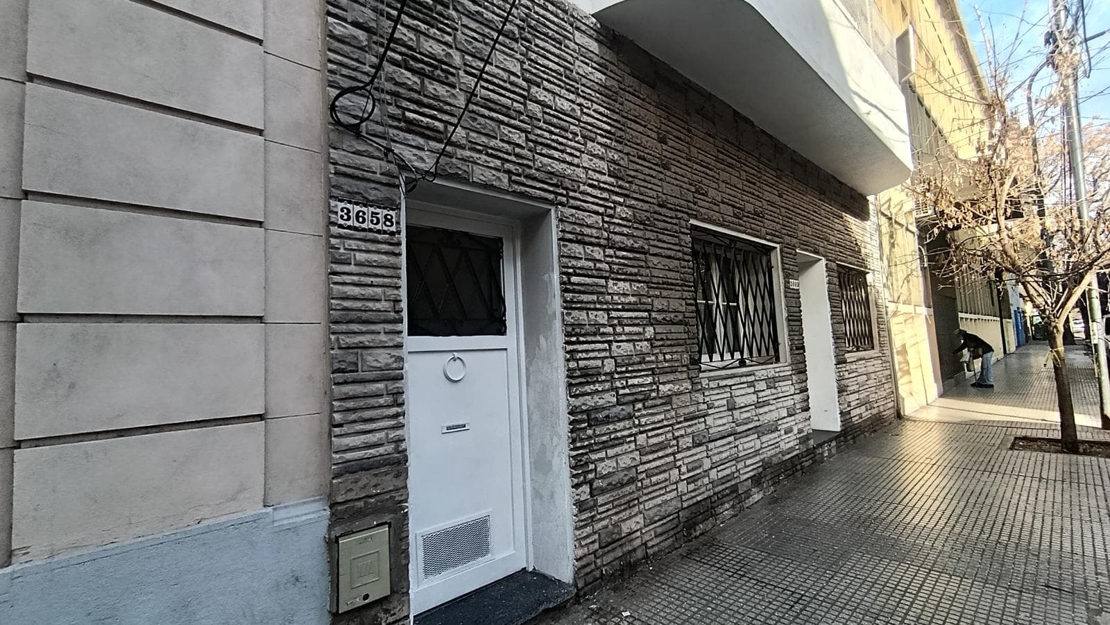5-Room Penthouse for Sale in Almagro