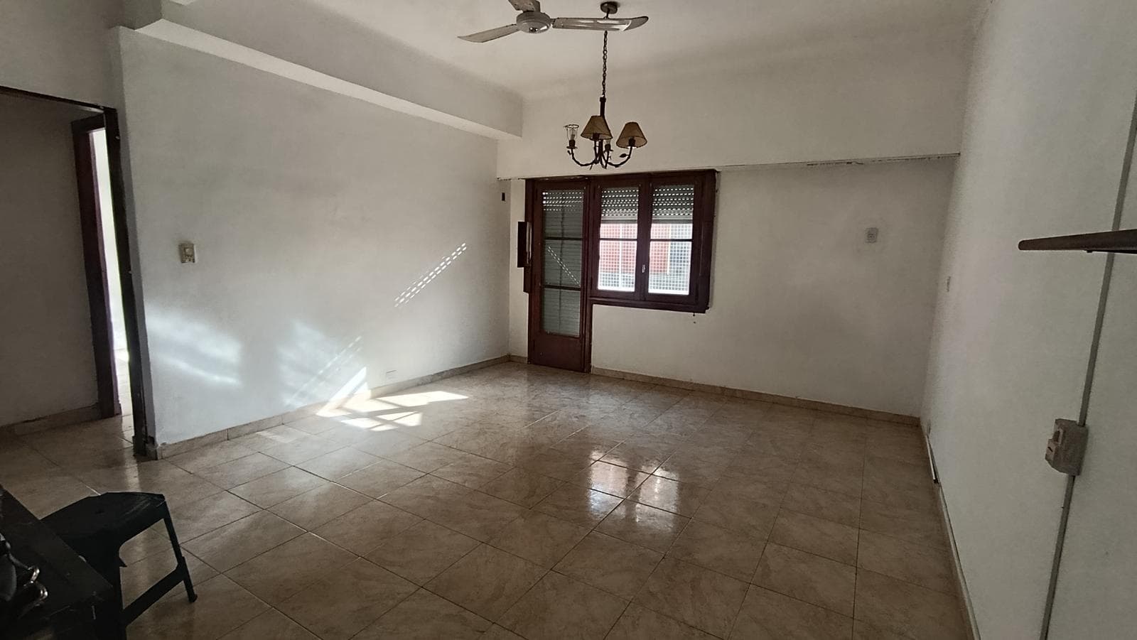 5-Room Penthouse for Sale in Almagro
