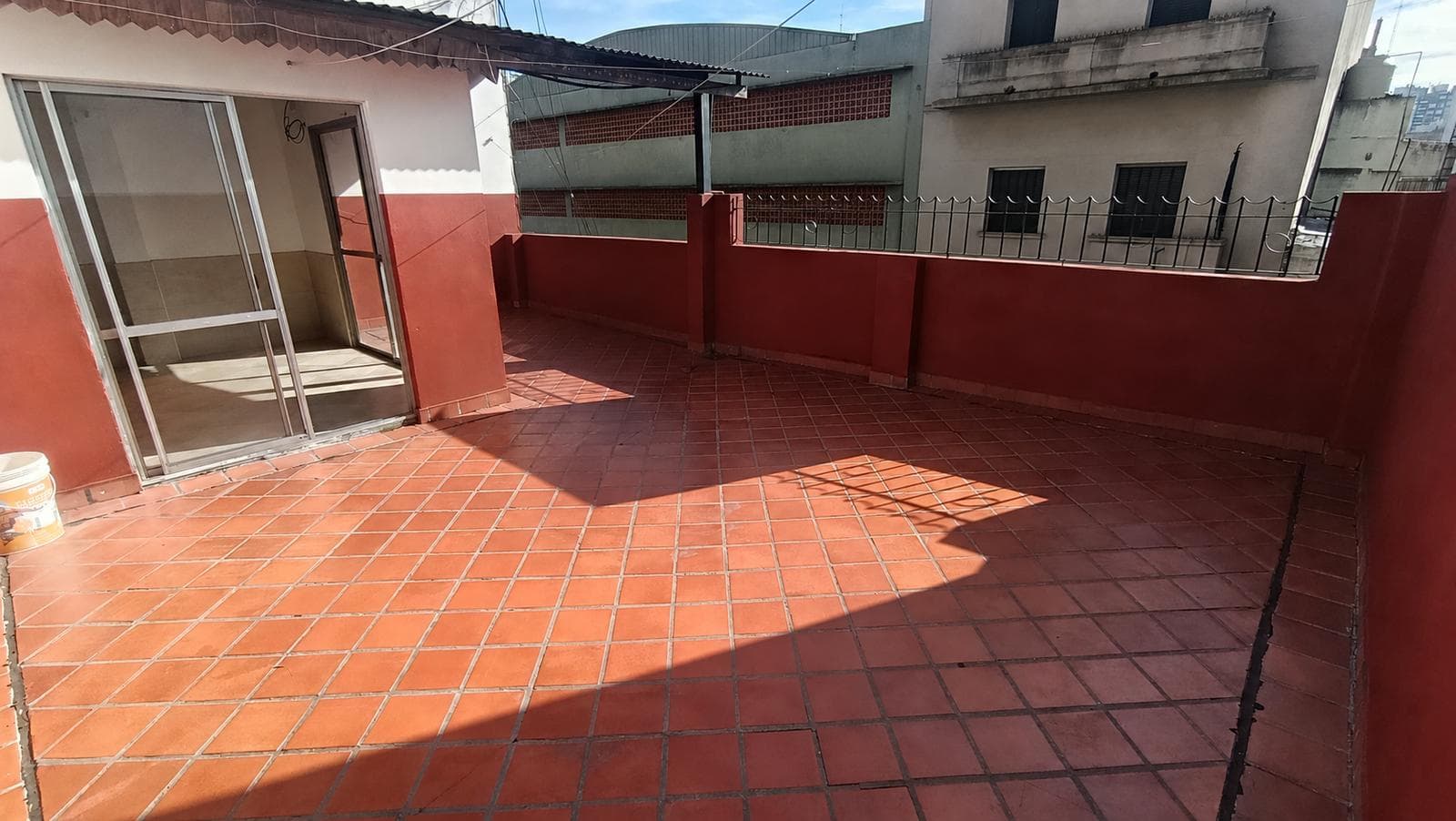 5-Room Penthouse for Sale in Almagro
