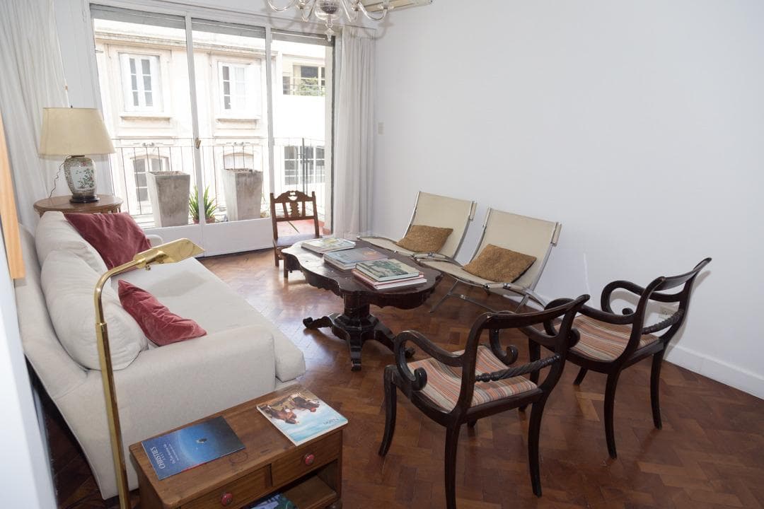 Super BRIGHT 4-room apartment with a balcony in an EXCELLENT LOCATION just a few meters from Patio Bullrich