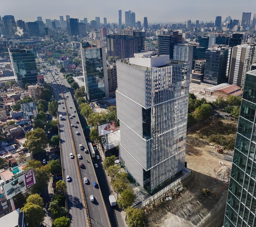 SPECTACULAR 108 m² LUXURY OFFICE IN THE RÍO SAN JOAQUÍN BUSINESS DISTRICT