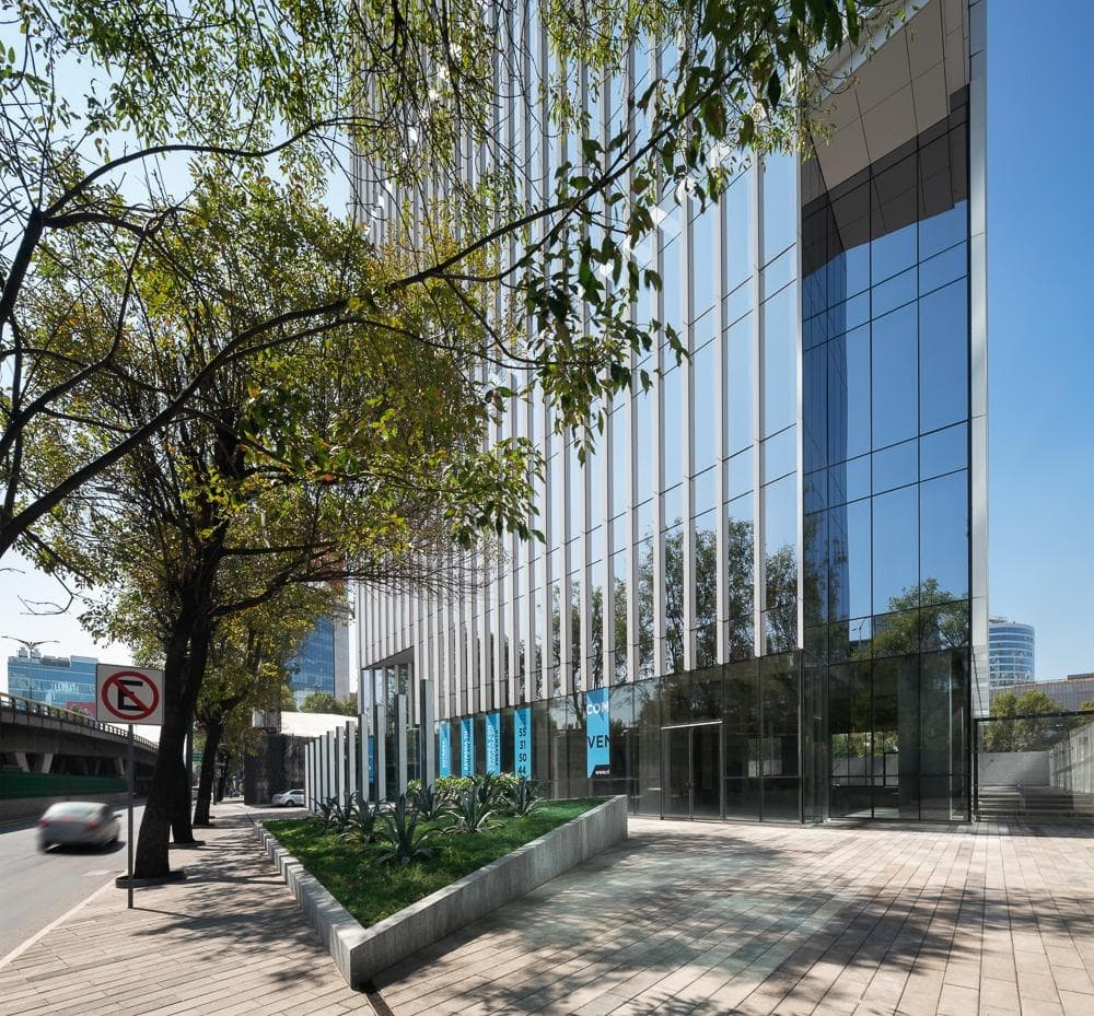 SPECTACULAR 108 m² LUXURY OFFICE IN THE RÍO SAN JOAQUÍN BUSINESS DISTRICT