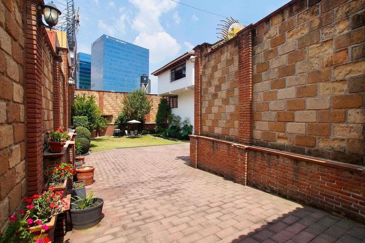 Casa en Venta en Ciudad Satelite Alberto J Pani