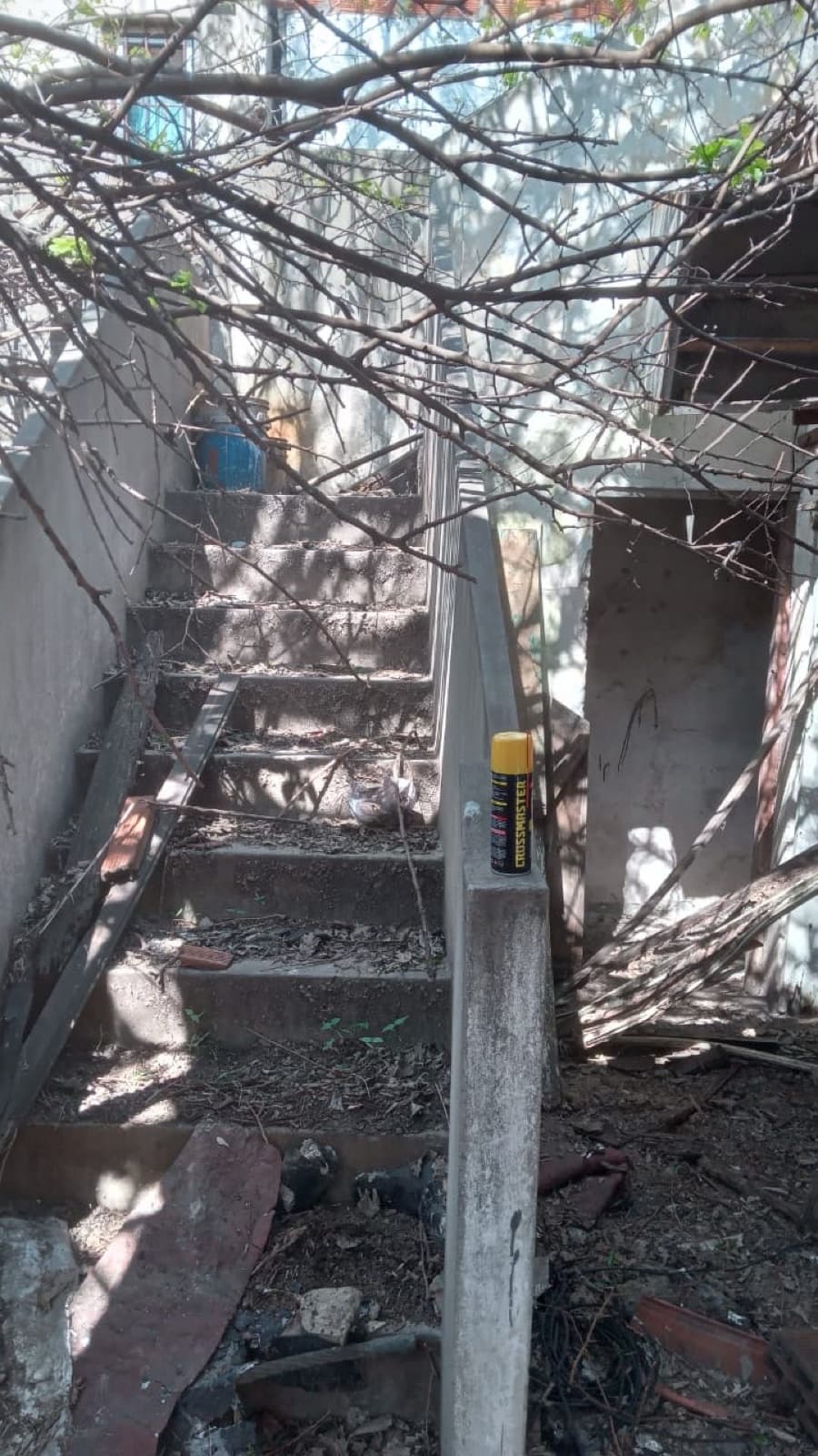 House with its own lot—a great opportunity in Aldo Bonzi to renovate