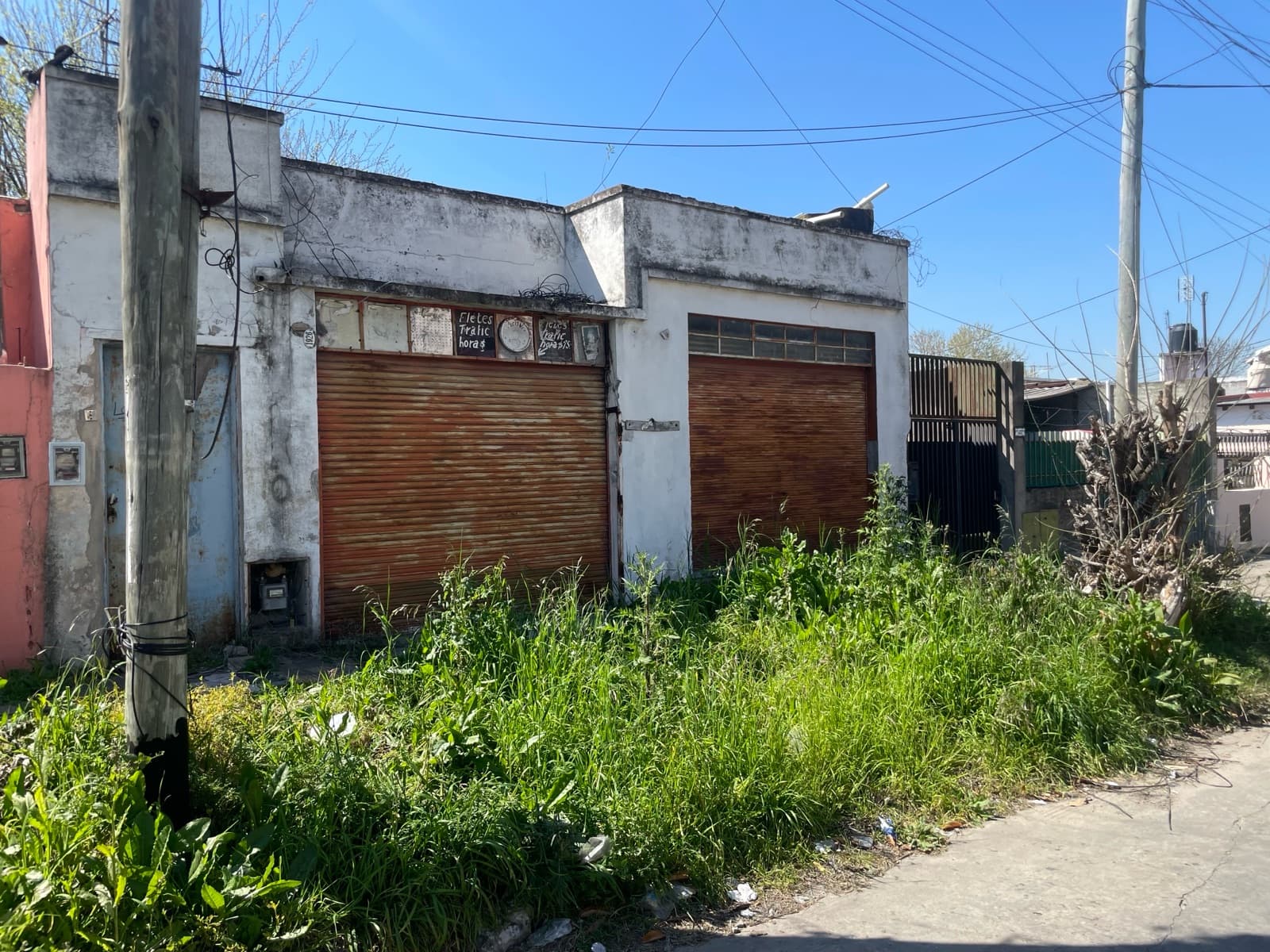 House with its own lot—a great opportunity in Aldo Bonzi to renovate