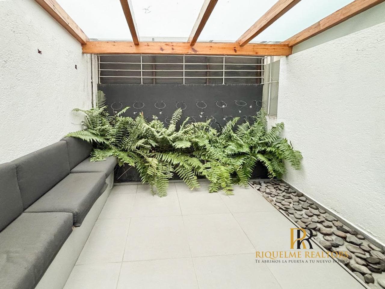 FURNISHED APARTMENT FOR RENT WITH A TERRACE IN CUAUHTEMOC