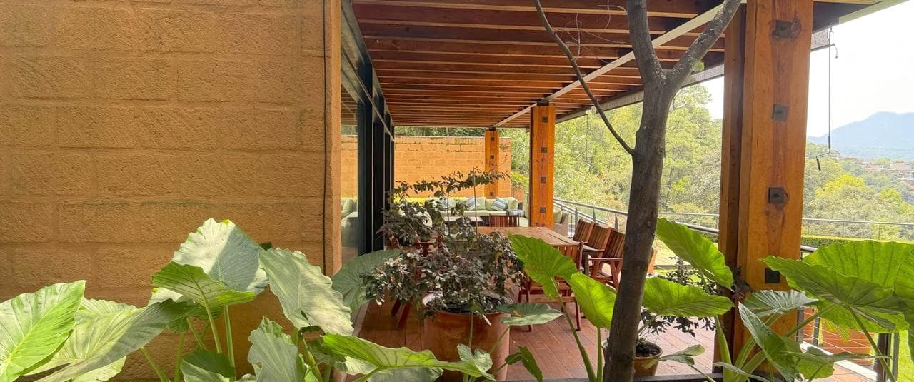 House for Rent with a Beautiful View of Valle de Bravo
