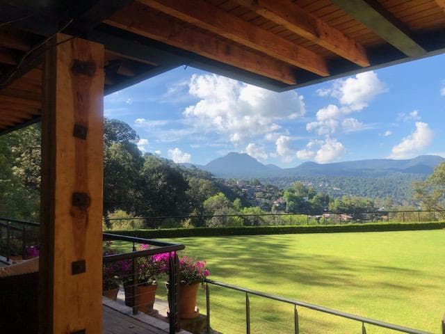 House for Rent with a Beautiful View of Valle de Bravo