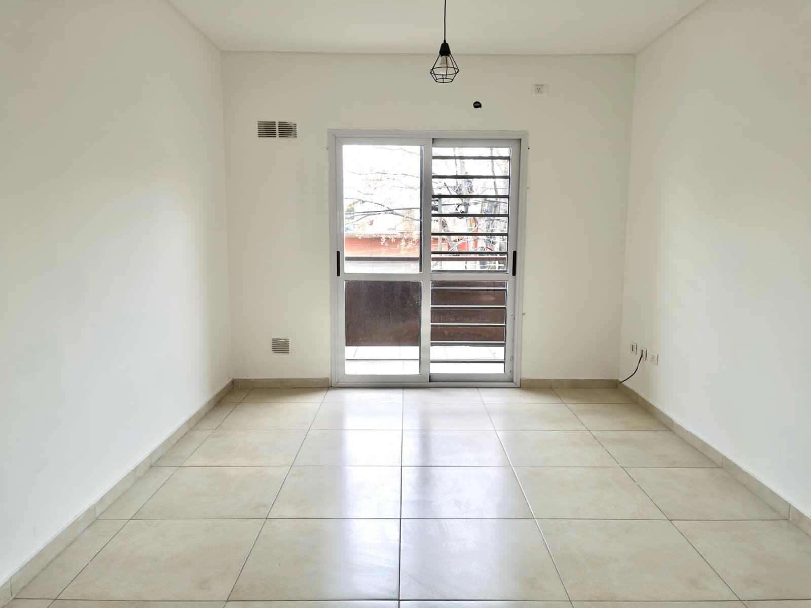 3-room apartment with garage and balcony FOR SALE