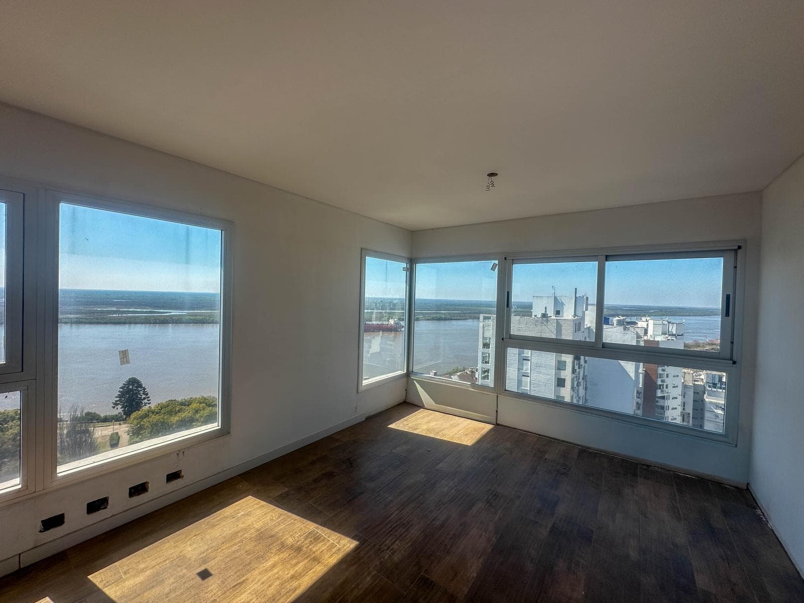 Two-Bedroom Apartment for Sale in the Cardon Tower, Rosario