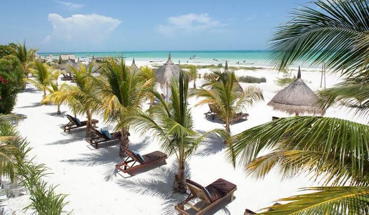 BEACHFRONT LOT FOR SALE IN HOLBOX, QUINTANA ROO