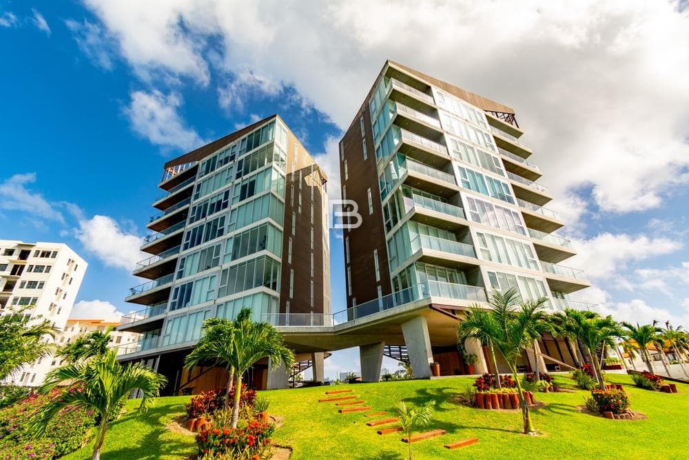 Torres Doradas Apartment for Sale