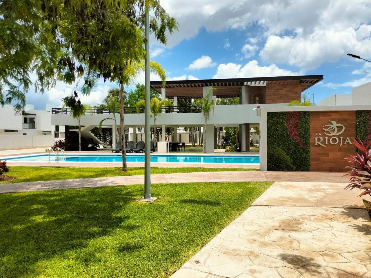 House at RESIDENCIAL LA RIOJA, Av. 135