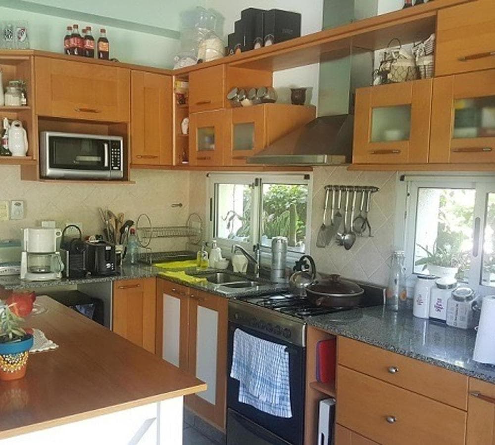 Excellent house.