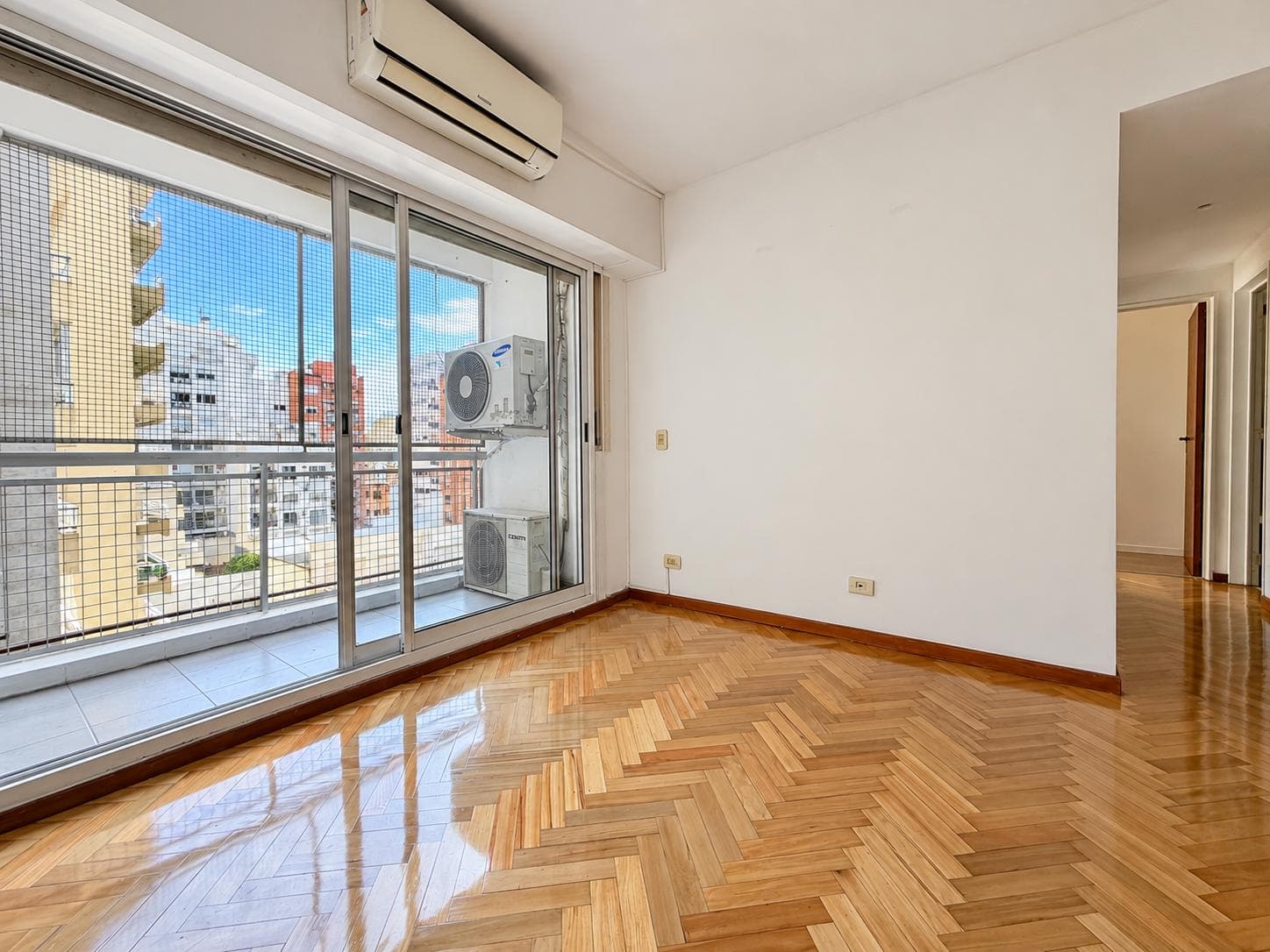 3-Room Apartment with Pool and Laundry Room for Sale - Nuñez