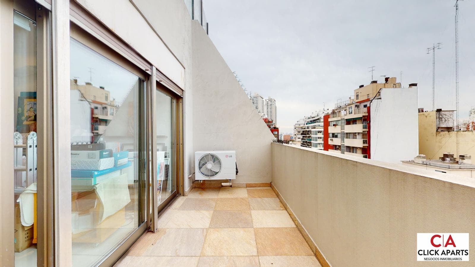FOR SALE - 6-ROOM UPPER-FLOOR APARTMENT - WILL ACCEPT APARTMENTS OR LAND AS PART OF PAYMENT - CABALLITO