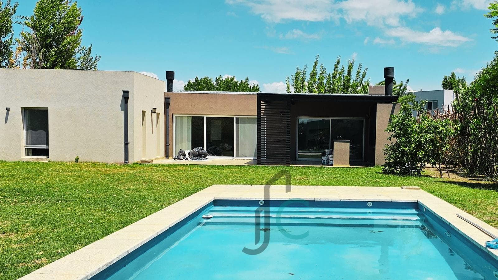 House by the Lagoon for Sale in the San Benito Neighborhood