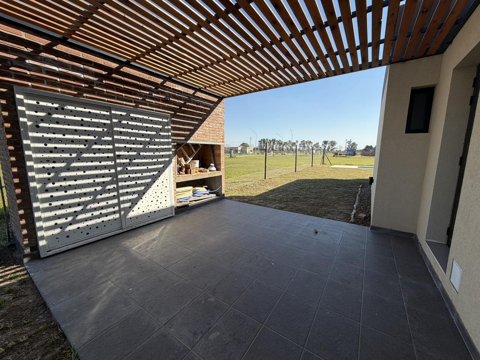 FOR SALE: House on the Main Avenue in Ecotierra, Pueblo Esther.