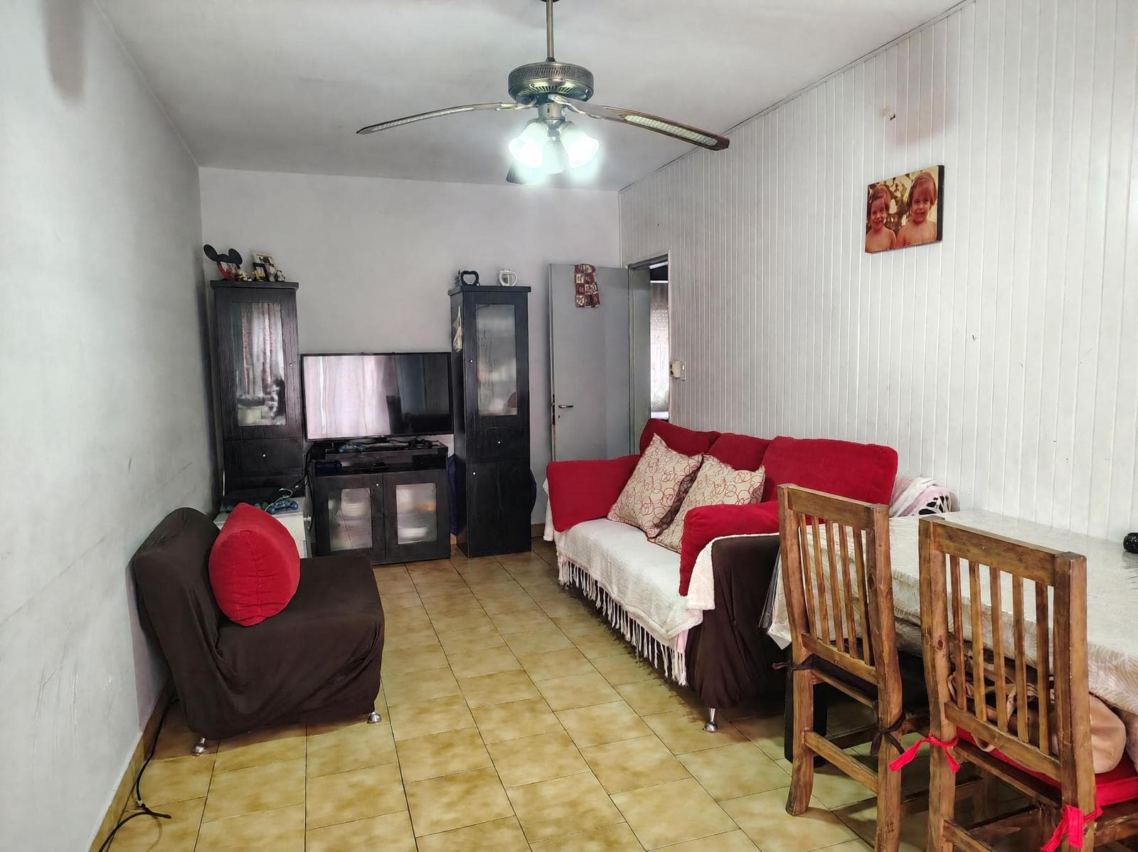 4-room house for sale in Castelar Norte, eligible for financing, with a garage
