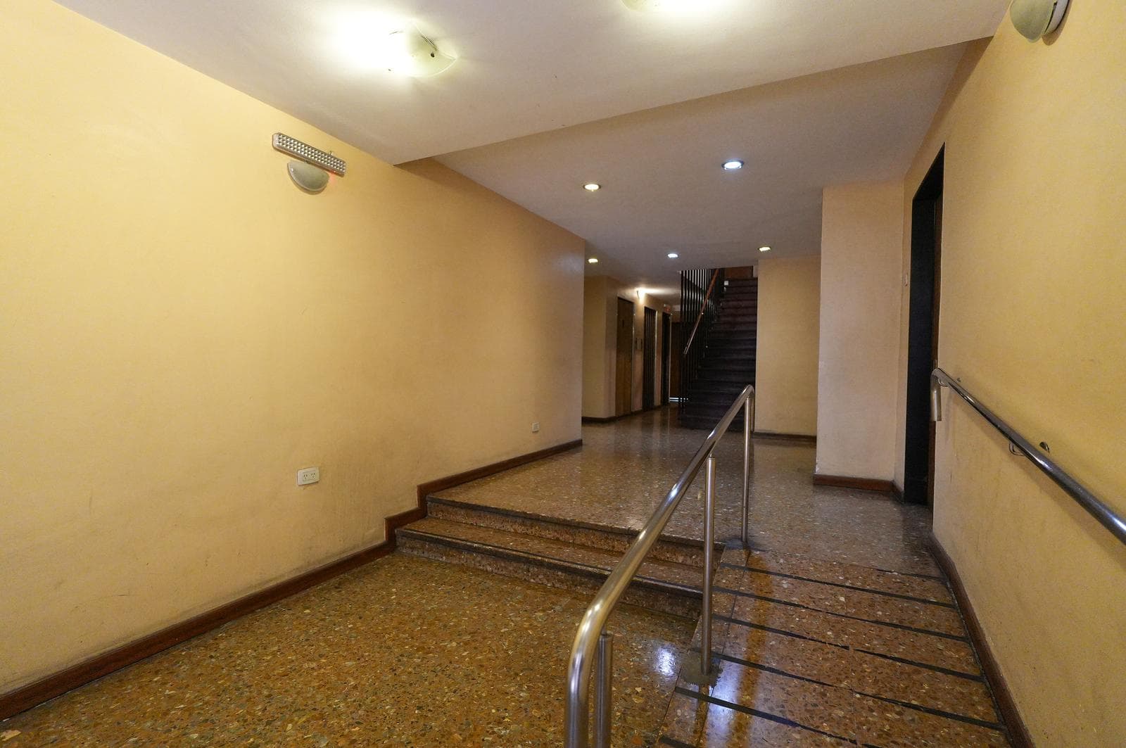 Departamento Venta 4 ambientes con dependencia en Almagro venta