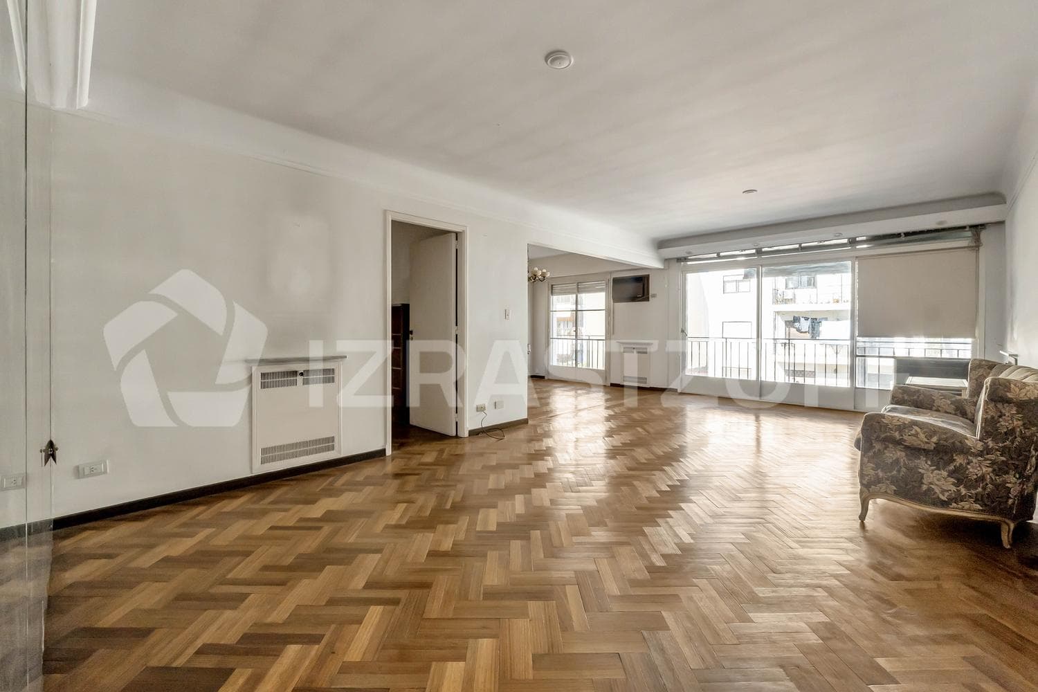 3-Bedroom Apartment for Sale with Parking Space and Balcony in Belgrano