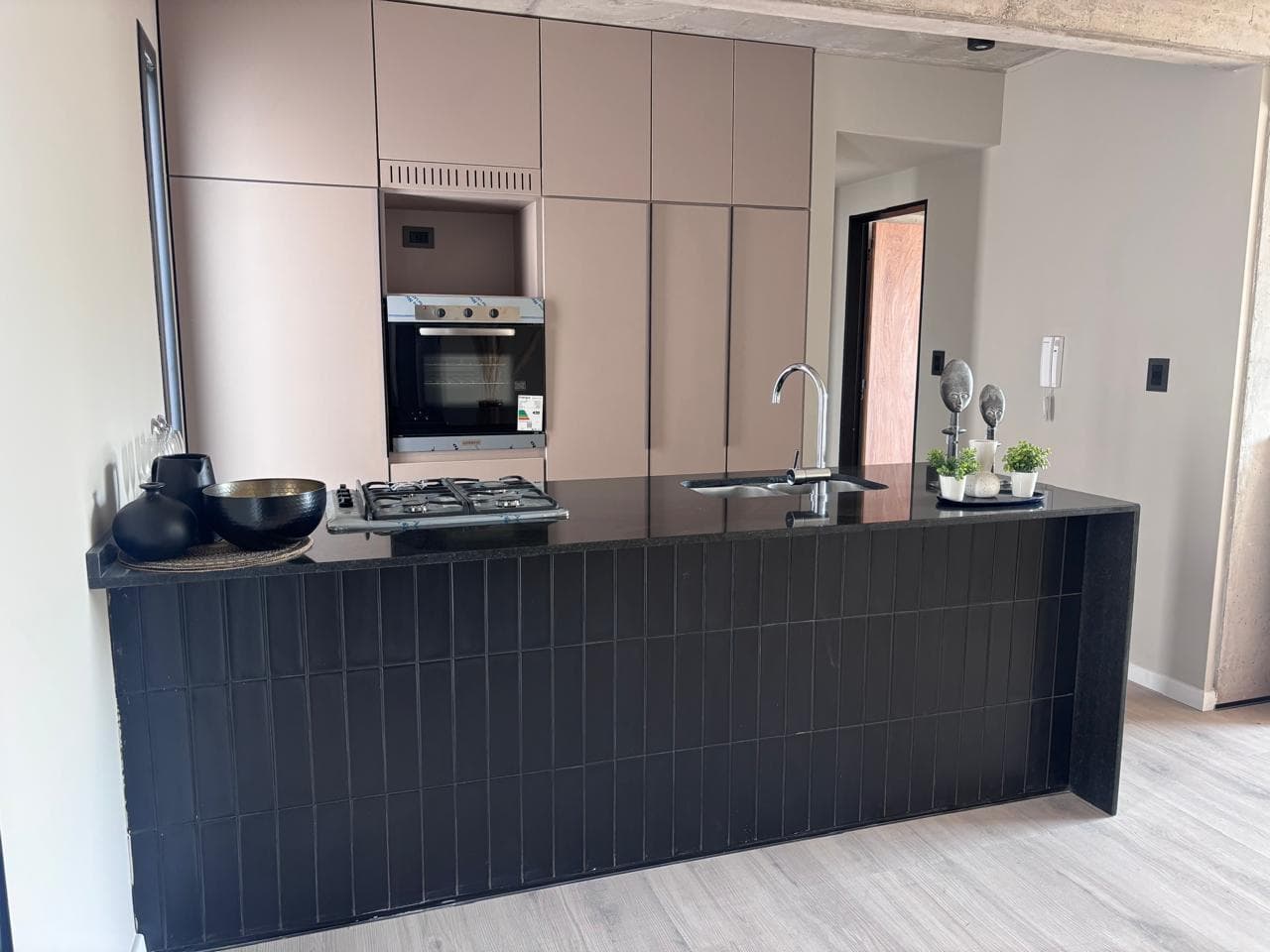 Two-bedroom apartment for sale in Pichincha with a pool and barbecue area