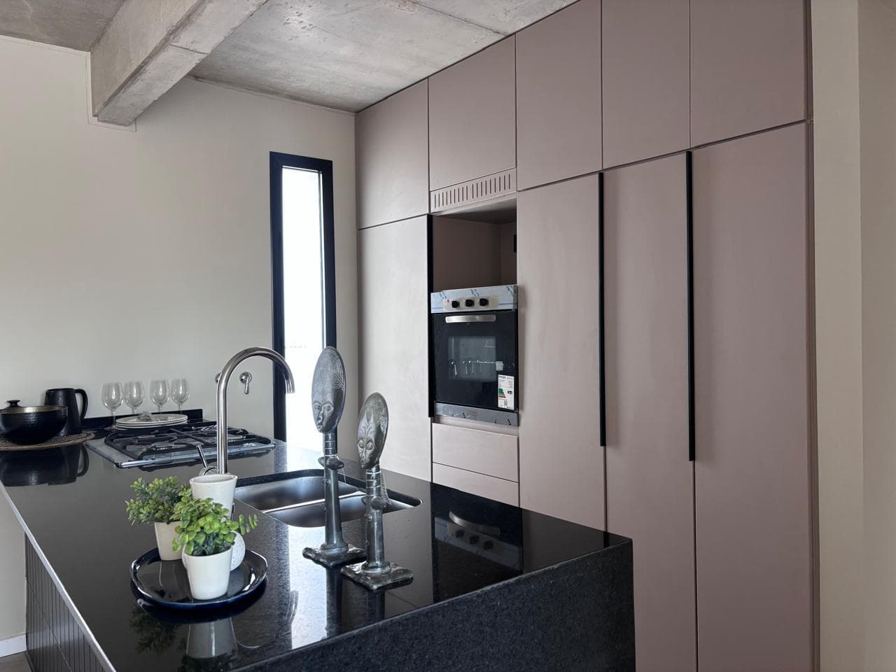 Two-bedroom apartment for sale in Pichincha with a pool and barbecue area