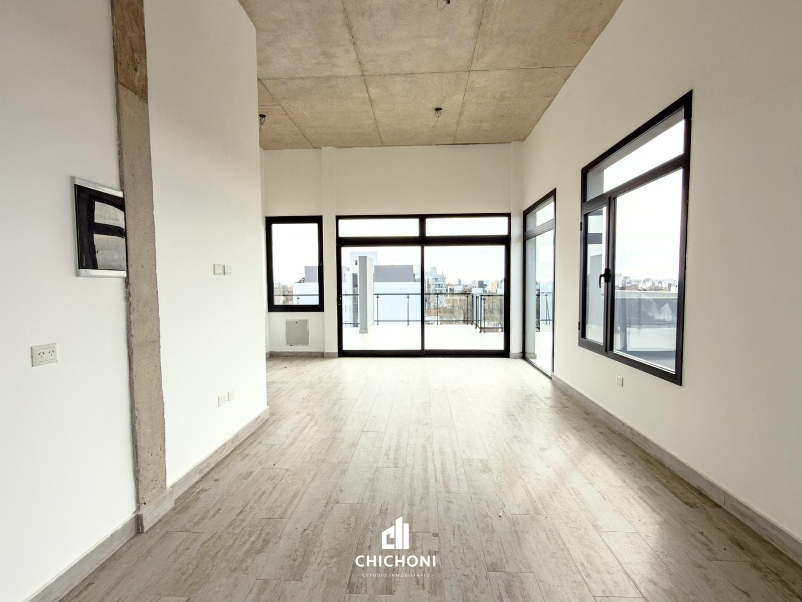 For Sale - Double-height loft with a large private terrace - Chauvin Neighborhood - Brand-new