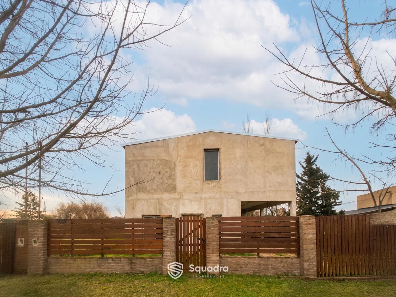 FOR SALE | TRADE - 4-bedroom house with garden and pool - Coronel Domínguez, Santa Fe.